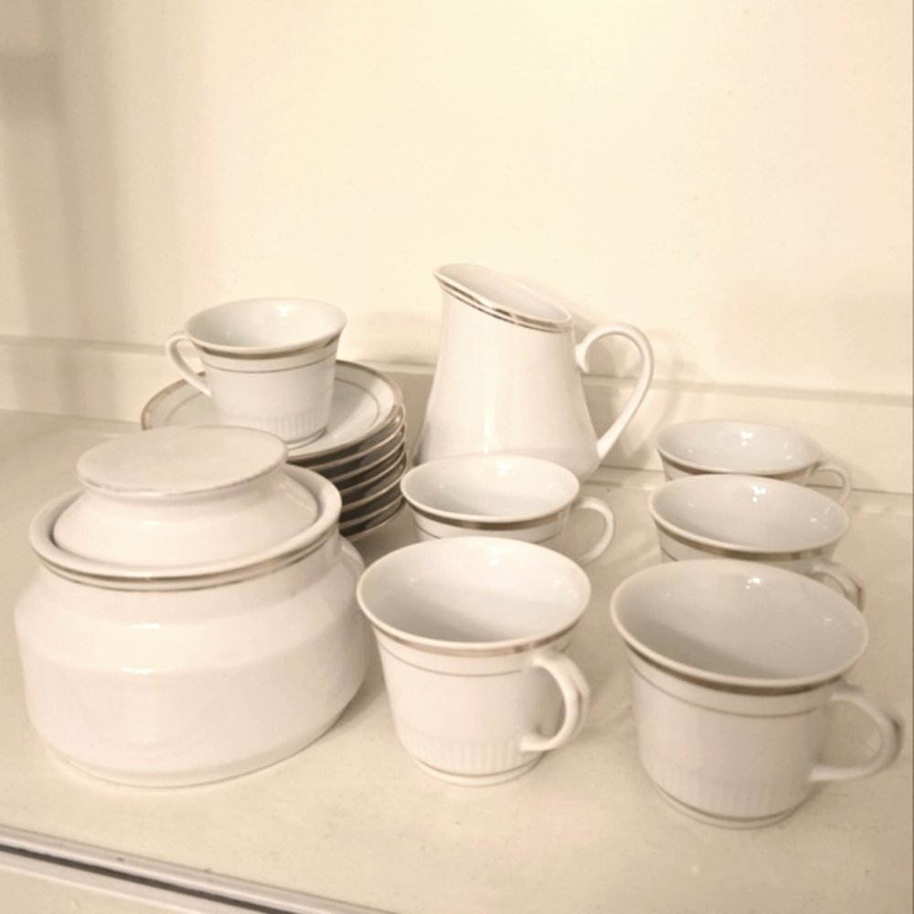 ⭐️40% Off⭐️ Vintage Elegant White and Gold Espresso Set